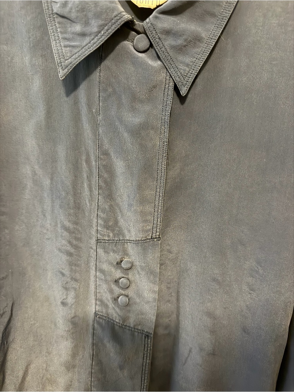 Vintage ISHYU Silk Blouse with Silk Covered Buttons 1990's - Picture 4 of 6